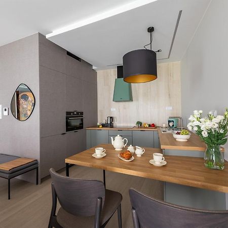 Apartamenty Kasprzaka P&O Serviced Apartments Varşovia Exterior foto